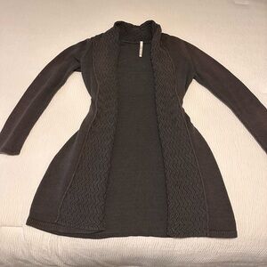 Leo & Nicole Charcoal Knit Cardigan